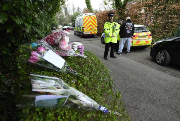 Flowers near the scene wher<em></em>e Ghey's body was found.