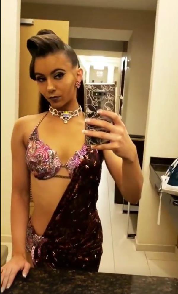 Rebekah Tate mirror selfie in dance outfit