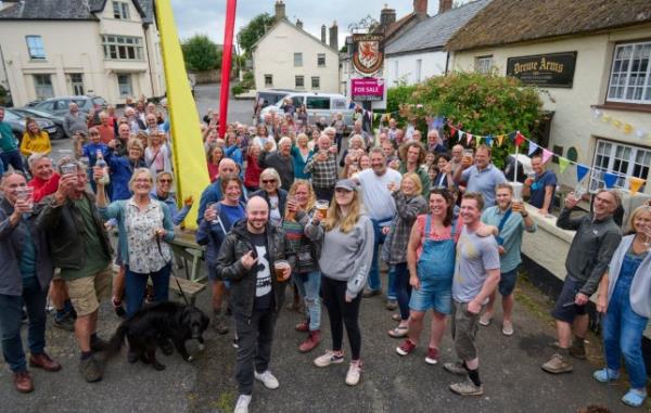  (Picture: The Drewe Arms Community Pub) 