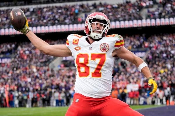 Swift alone is reportedly respo<em></em>nsible for a “brand value” of $331.5 million for the Chiefs and the NFL, Front Office Sports recently reported. Since she began dating Chiefs tight end Travis Kelce, his gear has also enjoyed a 400% surge.