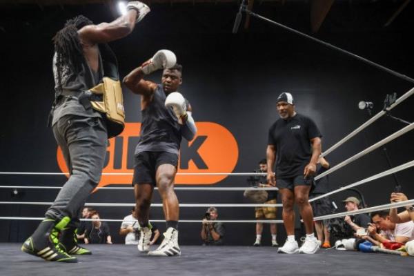 Tyson Fury vs Francis Ngannou