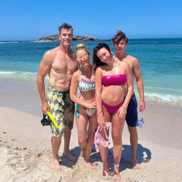 Ryan and Trista Sutter with their two kids