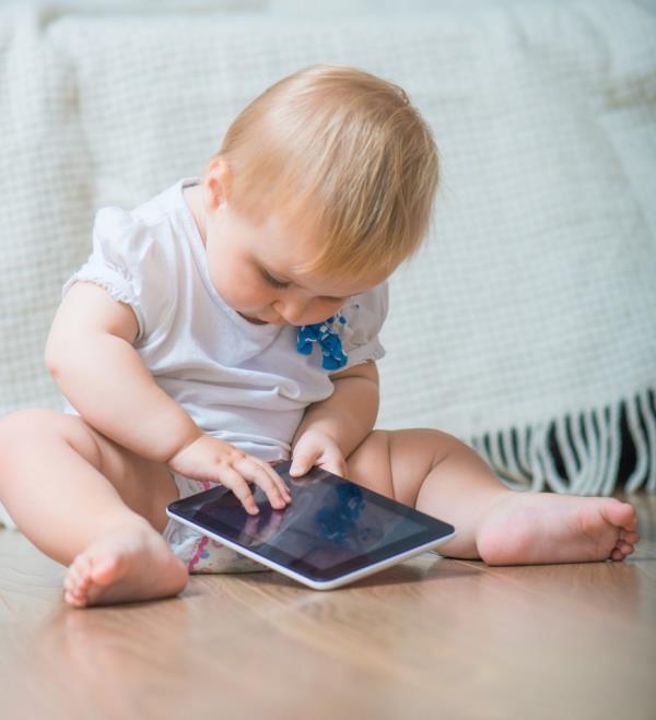 The American Academy of Pediatrics recommends screen time be limited to an hour a day (or seven hours a week) of high-quality programming for children 2 to 5 years old.