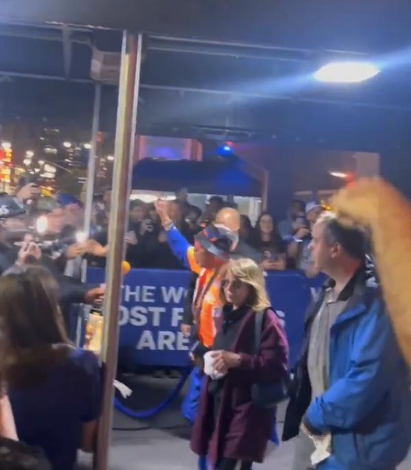 Spike Lee was excited for the Knicks' win in Game 5.
