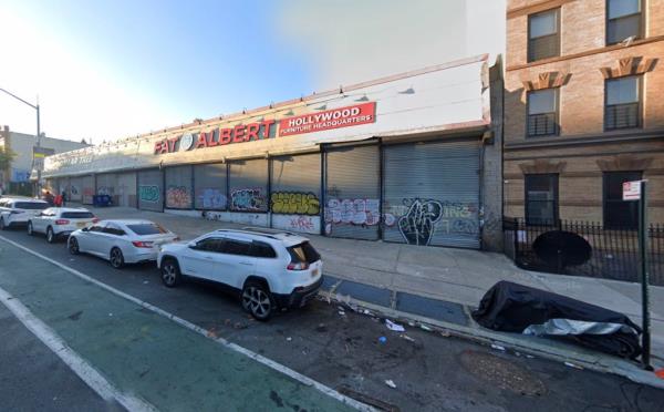 600 East 138 Street</p>

<p>　　Google Maps