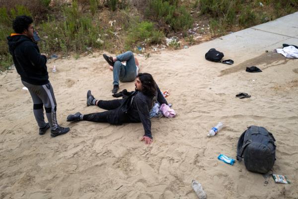 A dramatic scene after two Turkish men fell from the border wall and broke their legs in Imperial Beach, CA.