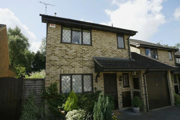 BRACKNELL, ENGLAND - JULY 22:  A general view of the house wher<em></em>e Harry Potter lived in the Warner Brothers film 'Harry Potter and the Philosopher's Stone' on July 22, 2003 in Bracknell, England. The house is scheduled to be sold at auction today by Savills in Lo<em></em>ndon at a guide price of GBP 250,000. The three-bedroom detached house which is featured in the film as 4 Privet Drive, Little Whingeing, Surrey is in real life located at 12 Picket Close Bracknell, south-east England. 