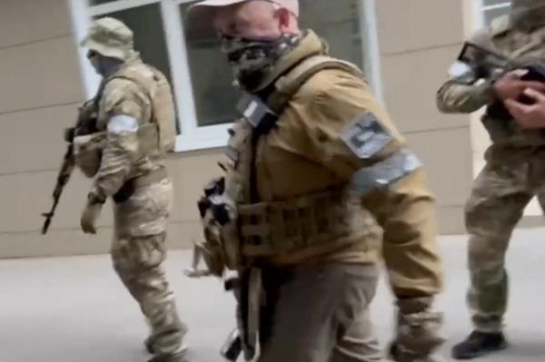 Progozhin assured viewers that his army was not doing anything to hurt the Russian war effort against Ukraine in the video.</p>

<p>　　