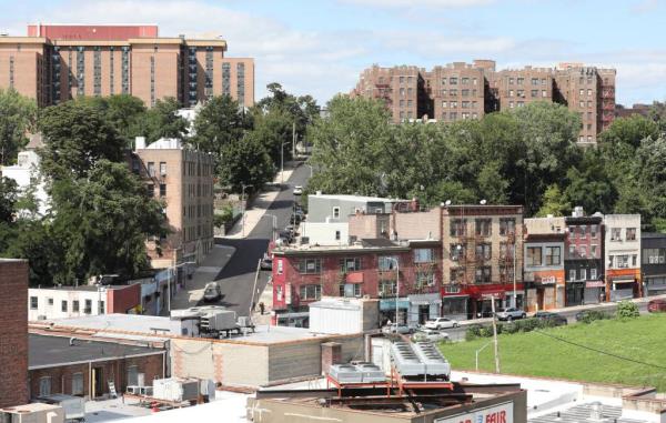 Yo<em></em>nkers offers residents separation from the city, but ease of traveling into Manhattan for work.