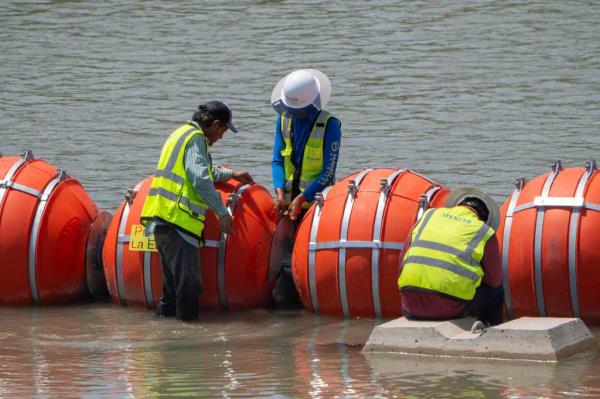Buoy border wall