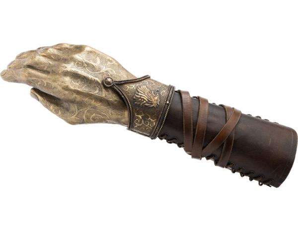 A photo of Jaime Lannister’s golden hand. 