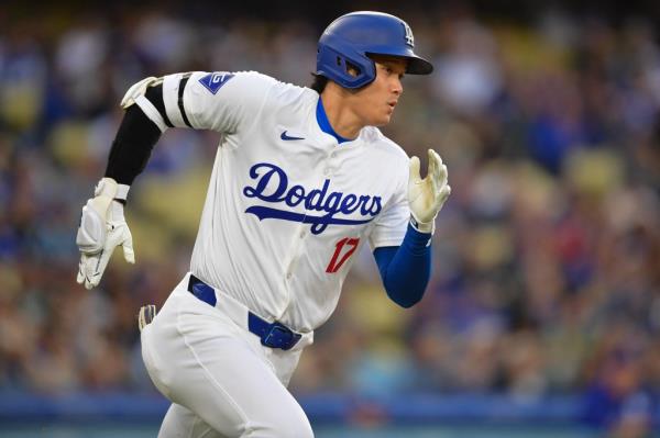 superstar's blockbuster 10-year, $700 million co<em></em>ntract with the Dodgers. 