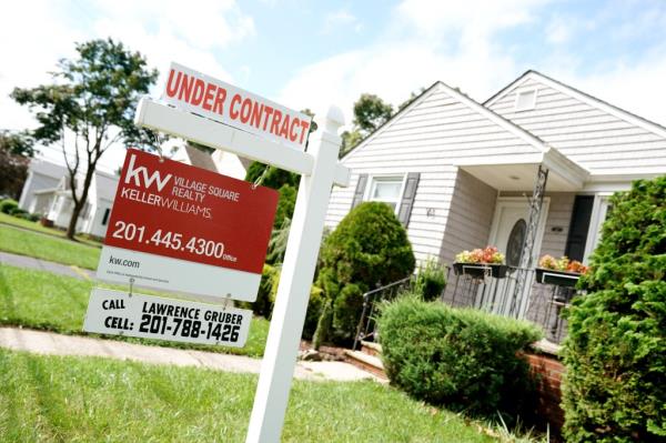Despite surging insurance costs, many people have flocked to Florida from the Northeast in recent years in search of a lower cost of living. In Miami, overhead is 22.8% above the natio<em></em>nal average, while that figure in Manhattan is 137.6%.