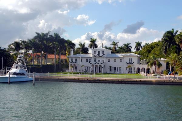 Florida homes valued at over $1 million are outpacing the rise in premiums for more modestly-valued homes, with insurance costs surging by anywher<em></em>e from two- to 70-fold year over year.
