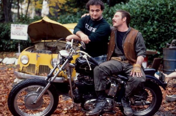 John Belushi (left) and Bruce McGill in the 1978 film “Animal House.”</p>

<p>　　
