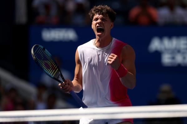 Ben Shelton will be advancing to the quarterfinals of the US Open for the first time in the 20-year-old's career.