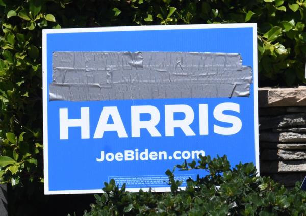 Kamala Harris sign