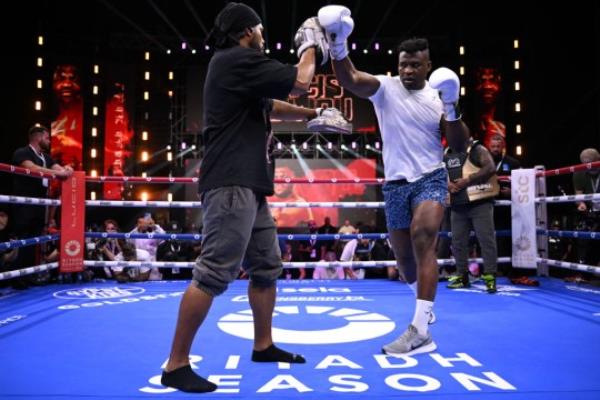 Boxing In Riyadh: Tyson Fury v Francis Ngannou - Public Workout