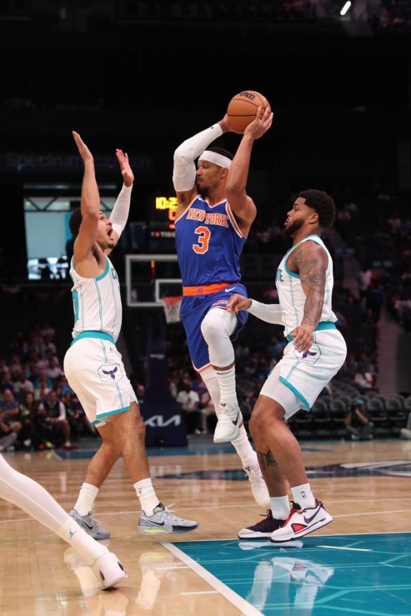 Josh Hart looks to pass during the Knicks' preseason game on Oct. 7.