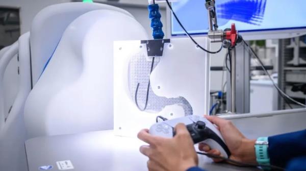 Surgeons use PlayStation co<em></em>ntroller for long-distance endoscopy