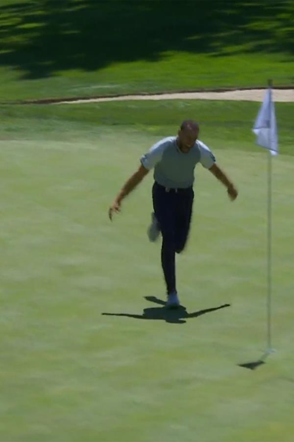 Stephen Curry sprinted from the tee to the flag after sinking a hole-in-one at the American Century Champio<em></em>nships on Saturday.