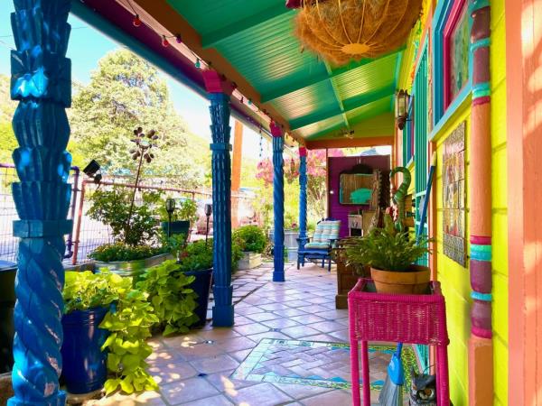 The porch.