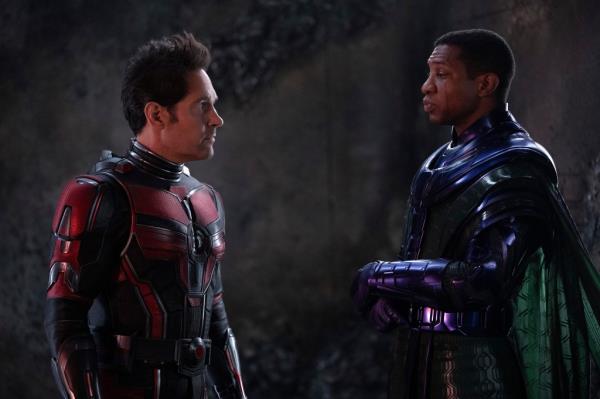 Paul Rudd with Jo<em></em>nathan Majors in  