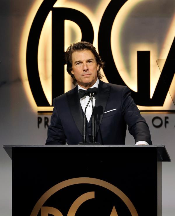 Tom Cruise .