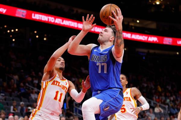Luka Do<em></em>ncic and the Mavericks improved to 25-20. 
