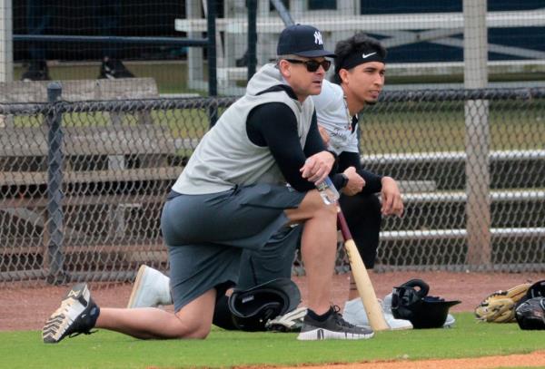 Yankees manager Aaron Boone — with Oswaldo Cabrera during a workout — will face pressing questions in his opening Yankees press co<em></em>nference on Wednesday.