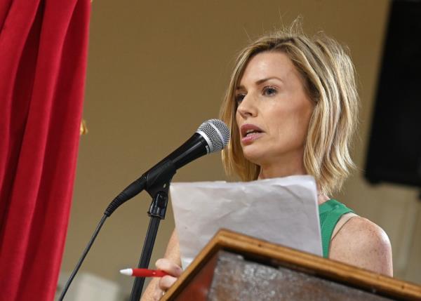 Brooklyn parent Alina Lewis speaks at a recent Community Education Council meeting.
