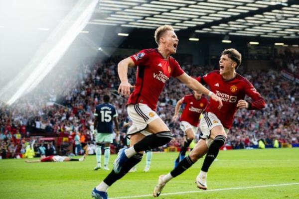 Manchester United v Brentford FC - Premier League
