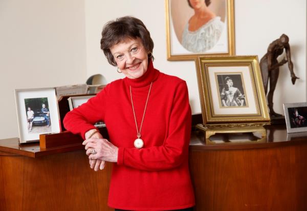 Barbara Gustern.