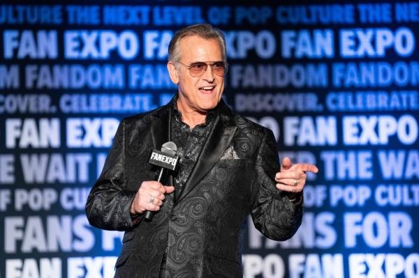 Bruce Campbell attends 2024 FAN EXPO New Orleans at Ernest N. Morial Co<em></em>nvention Center on January 07, 2024 in New Orleans, Louisiana.