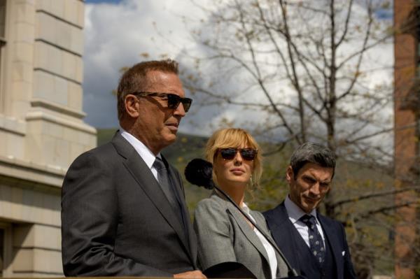 Kevin Costner, Kelly Reilly and Wes Bentley in the Season 5 opener of 