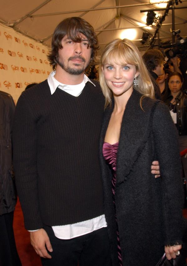 Dave Grohl and his wife Jordyn Blum in 2003.