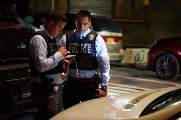 Police investigate the scene of a shooting in the Bronx Mo<em></em>nday night. 