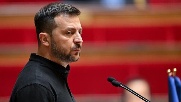 Ukrainian President Volodymyr Zelensky addressing the French Natio<em></em>nal Assembly in Paris