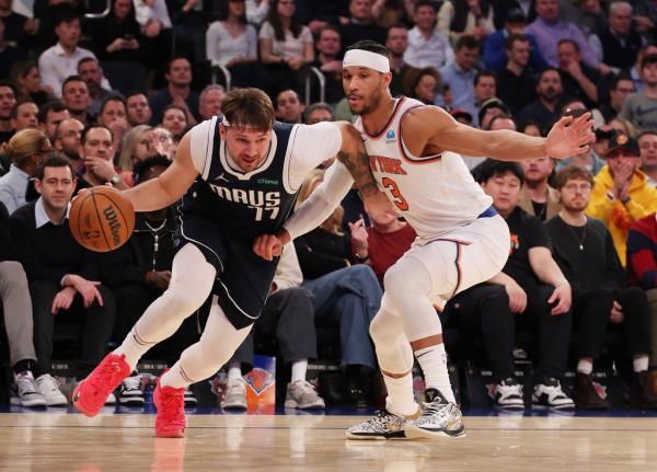 Luca Do<em></em>ncic drives to the rim during the Mavericks' win over the Knicks on Feb. 8, 2024.