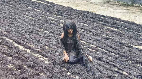 Helen Williams pictured with her record-setting wig 