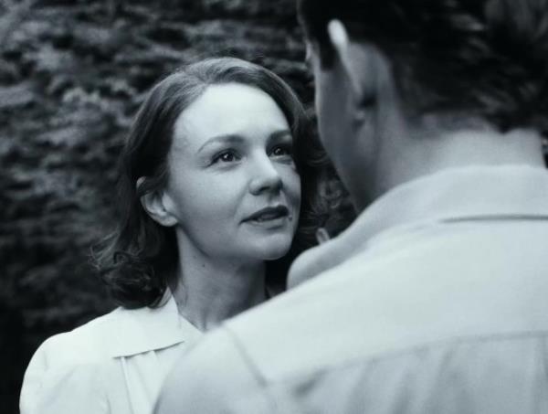 Carey Mulligan as Felicia Montealegre, Bradley Cooper as Leo<em></em>nard Bernstein in Maestro