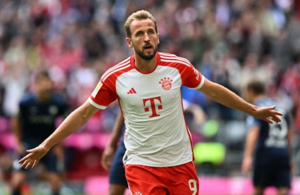 Harry Kane celebrates scoring a goal for Bayern Munich