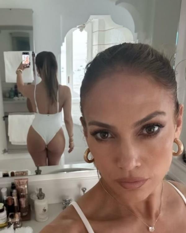 Jennifer Lopez shares a cheeky picture to Instagram.