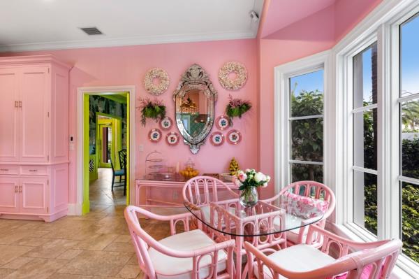 The pink extends to this eat-in area.