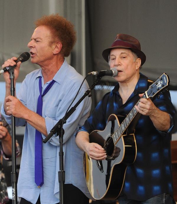 Singers Art Garfunkel and Paul Simon