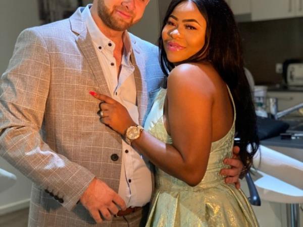 Corey and Tanatsa Lucas began a romance after he delivered a parcel to her house. See SWNS story SWSMdelivery. A customer asked to go on a date with her delivery driver ? despite havin<em></em>g no idea what he looked like ? and ended up marrying him six mo<em></em>nths later. Tanatsa Lucas, 30, was waiting on an order of cutlery to be delivered by driver Corey Lucas, 28, to her apartment on June 19, 2020 in Darwin, Australia. Corey called to say he was outside with Tanatsa's package and left it by her door.