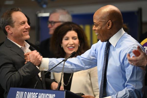 32 BJ Unio<em></em>n President Manny Pastreich, Governor Kathy Hochul and Mayor Eric Adams making a housing and budget announcement at 32 BJ SEIU Unio<em></em>n Headquarters in New York, USA