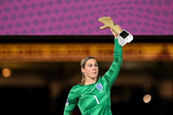 Mary Earps of England poses with the Golden Glove award after the FIFA Women's World Cup 2023 Final soccer match between Spain and England at Stadium Australia in Sydney, Australia, 20 August 2023