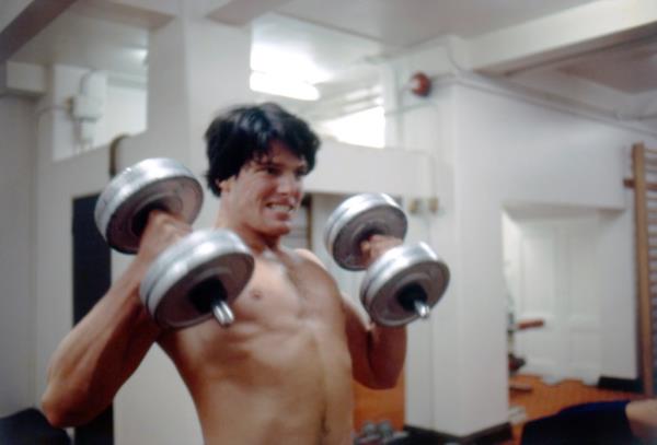 Christopher Reeve lifting weights. 