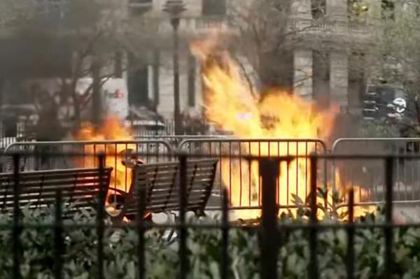 Fire outside Trump trial, Manhattan.